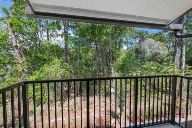 Building Photo - 3162 Oleander Ave