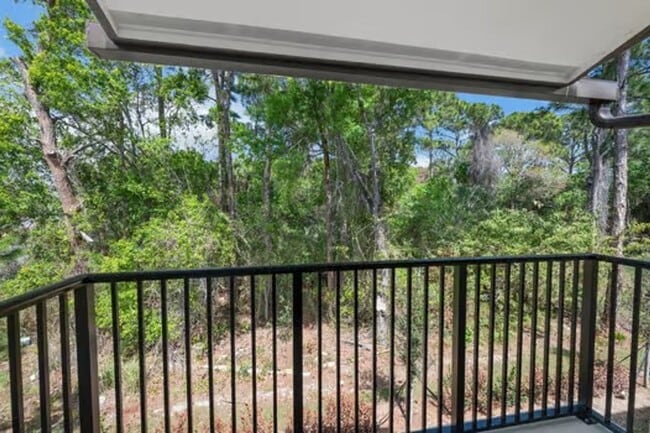 Building Photo - 3174 Oleander Ave