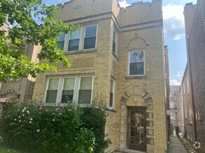 Building Photo - 5705 N Bernard St
