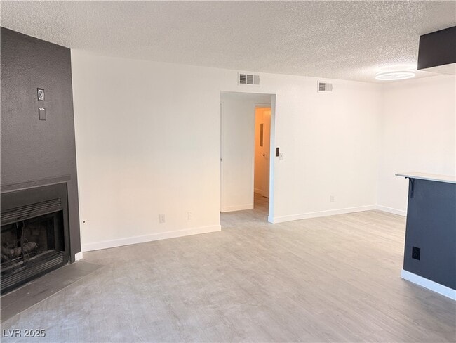Building Photo - 601 Cabrillo Cir