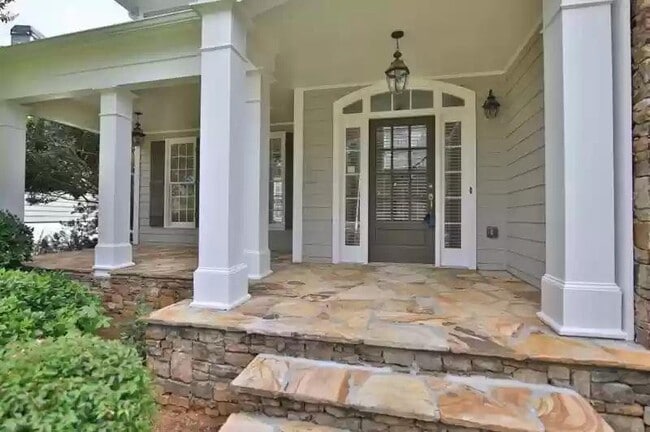 Building Photo - 1005 Lake Windward Overlook