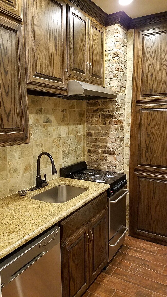 Tuscany Style Kitchen - 2000 Forest Park Blvd