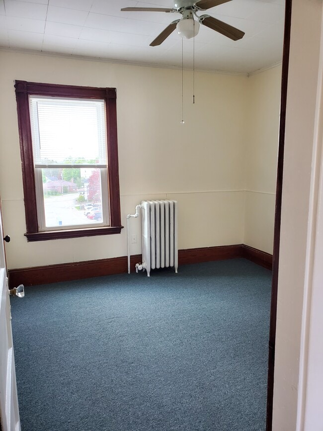 Building Photo - 128 Campus Ave