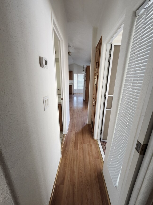 Foto del edificio - 872 N Mountain Brush Dr