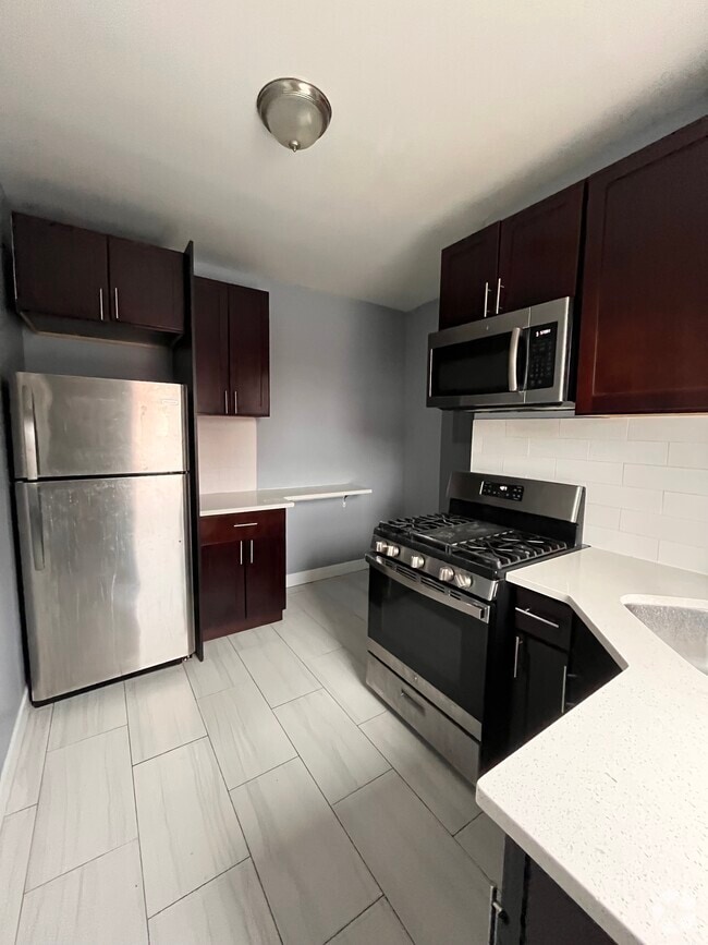 Building Photo - 157 Avenue E