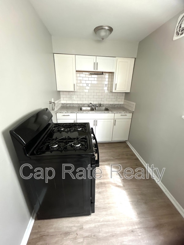 Building Photo - 2174 Sullivant Ave