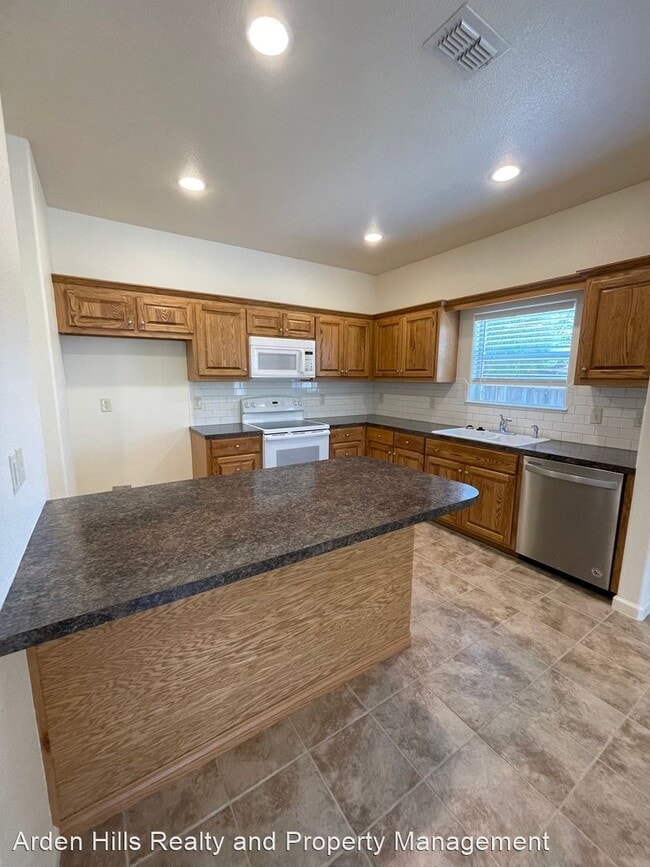 Building Photo - 3 br, 2 bath House - 901 Lytle