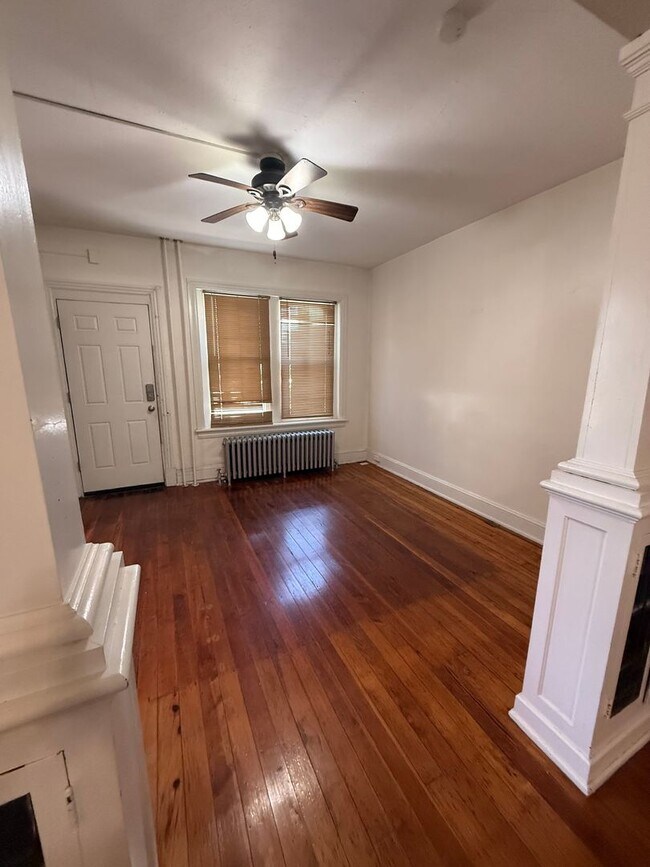 Foto del edificio - 631 E 5th St