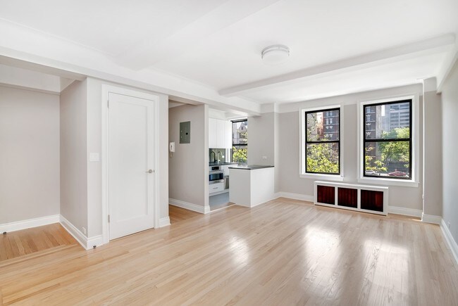 Building Photo - 303 E 21st St