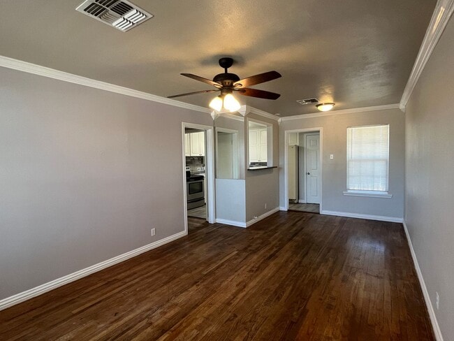 Building Photo - UPDATED CENTRAL CITY HOME