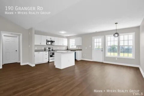 Foto del edificio - 190 Granger Rd