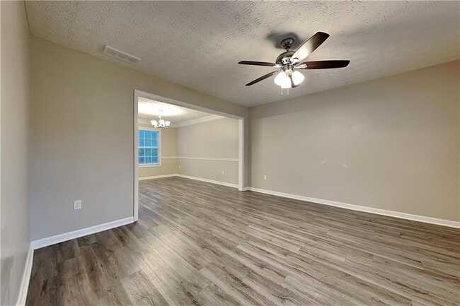 Foto del edificio - 1210 Webb Farm Ln