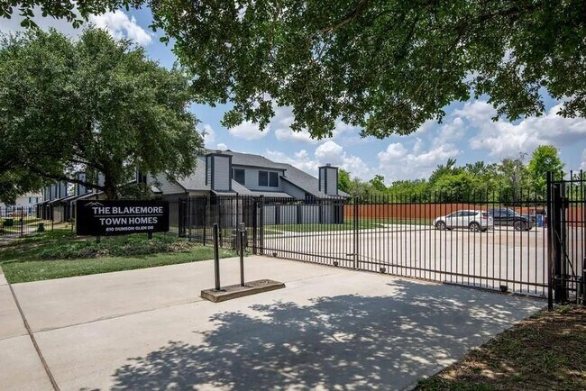 Foto del edificio - 810 Dunson Glen Dr