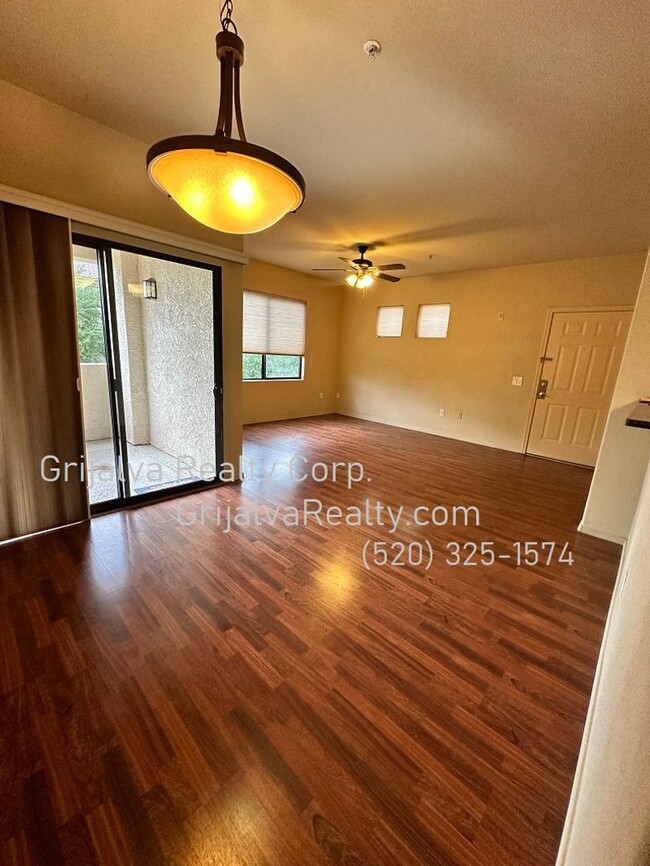 Building Photo - 2 Bed, 2 Bath Condo in Foothills Gated Com...