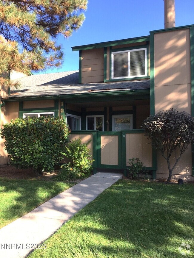 Building Photo - 986 Holman Way