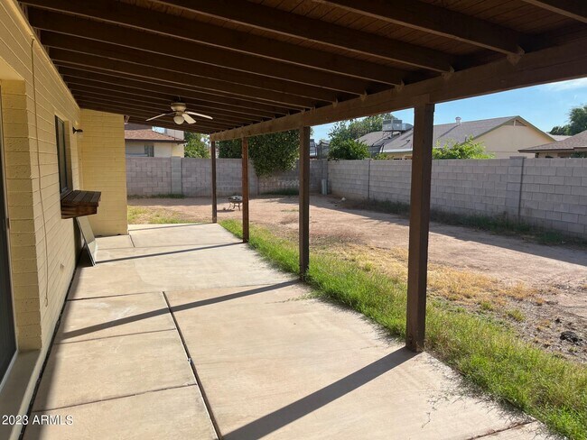 Building Photo - 5519 W Onyx Ave