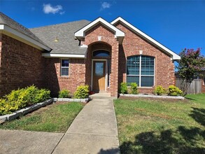 Building Photo - 4110 Maple Shade Ave