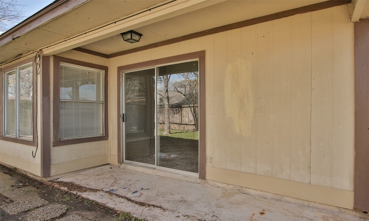 Foto principal - 19438 Cypress River Dr