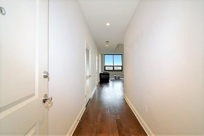 Building Photo - 270 17th St