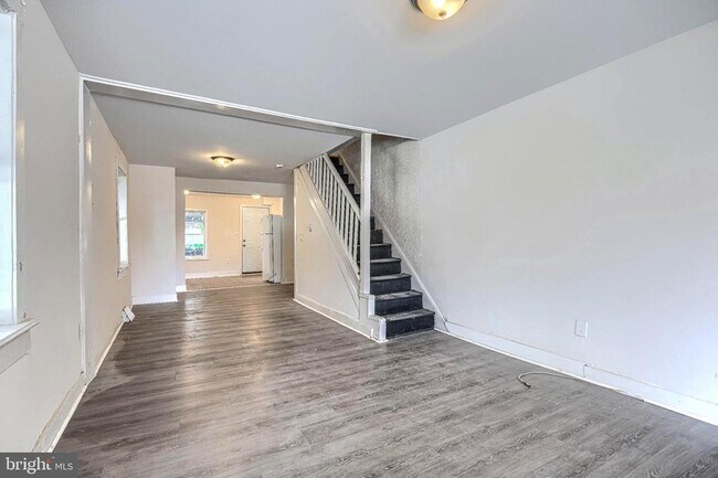Foto del edificio - 7621 Cypress Ave