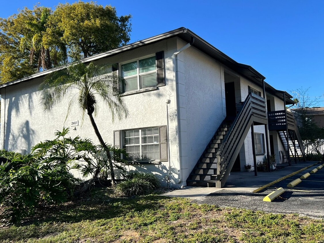 Photo - 2411 W Stroud Ave (Tampa, FL)