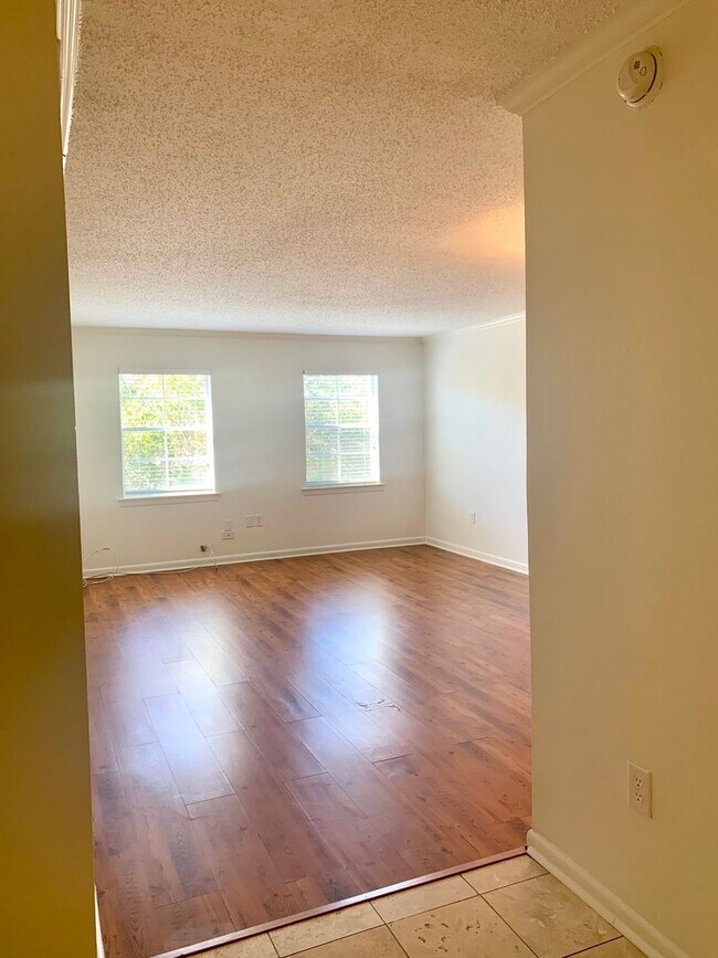 Building Photo - 1 BD/1 BA Condo located in Vieux Carre on ...