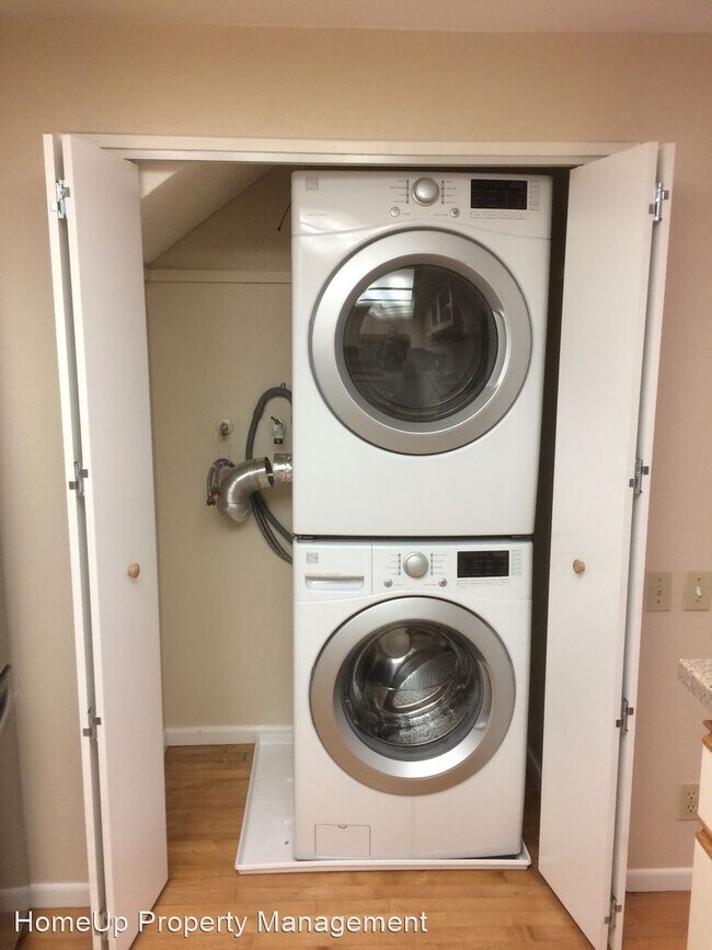 Building Photo - 2 br, 2.5 bath House - 2334 Palos Verdes D...