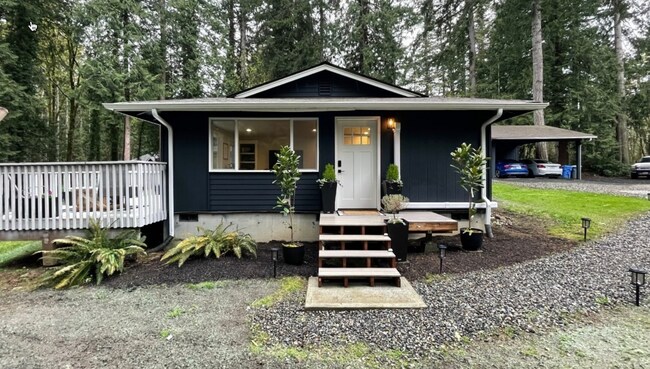 Building Photo - Modern Woodland Retreat in the Heart of Gig Harbor