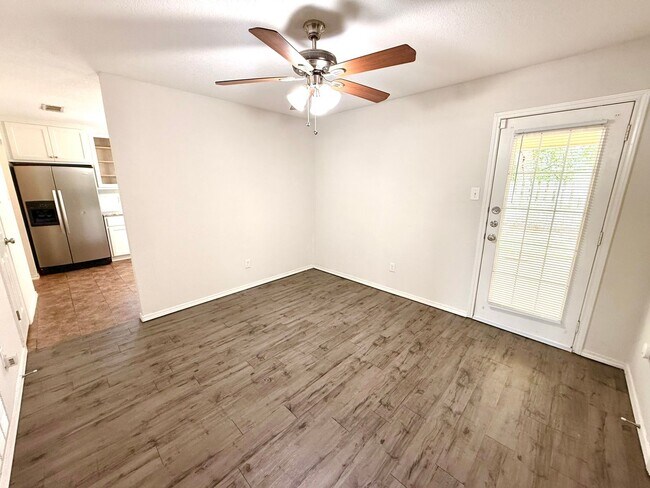 Building Photo - Available Now! Charming Single-Story Home in Waco with Modern Finishes & Spacious Yard