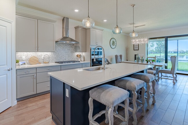 Building Photo - 428 SE Filoli Dr