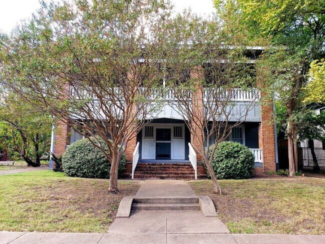 Photo - 2 Bedroom, 1 Bath Apartment in Munger Plac...