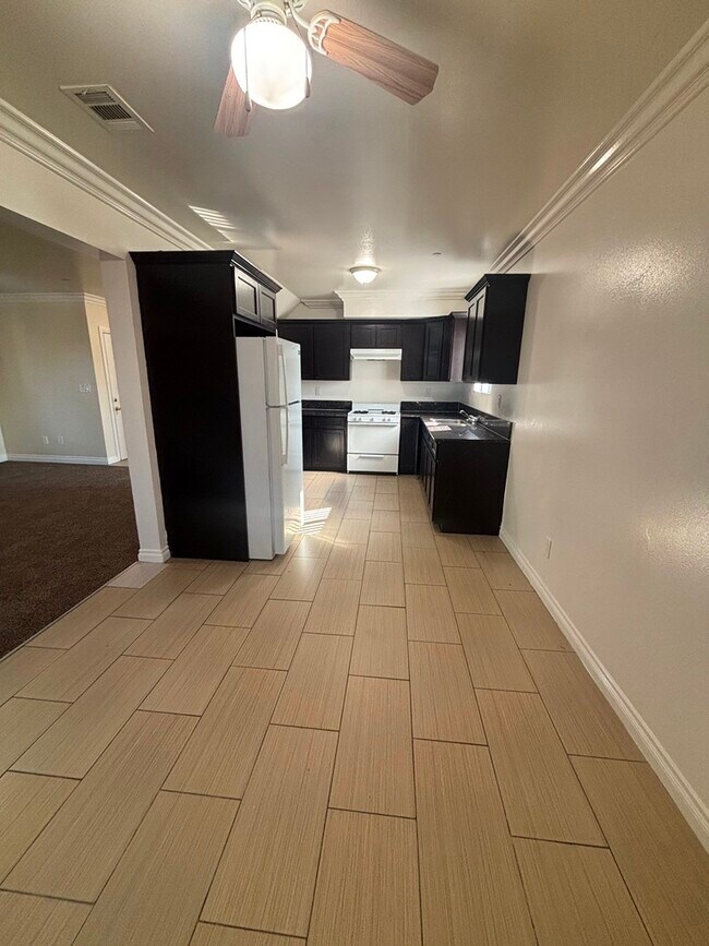 Foto del edificio - 347 E 118th Pl