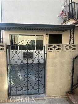 Foto del edificio - 329 N Montebello Blvd