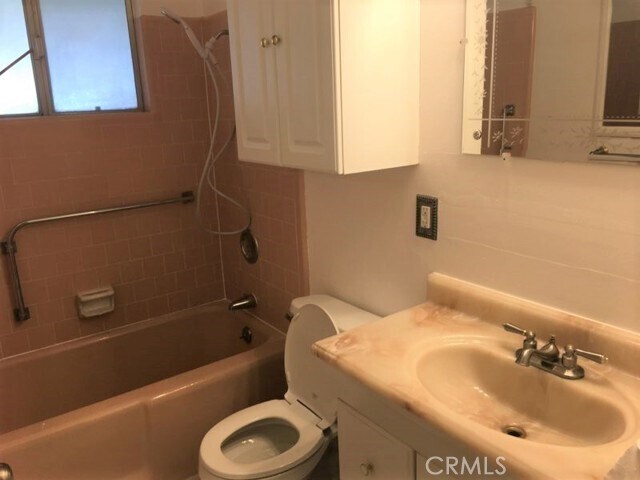 Foto del edificio - 11921 Peach Tree Rd
