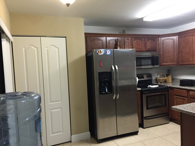 Building Photo - 11115 W Okeechobee Rd