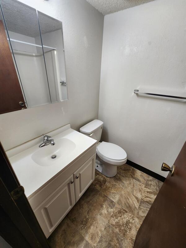 Building Photo - 925 R Avenue, Unit 104