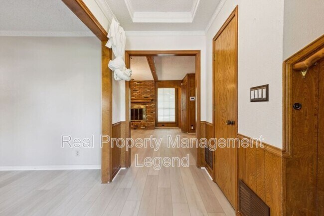 Photo - 2016 Willowbrook Way House