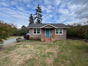 Building Photo - 4005 L Ave