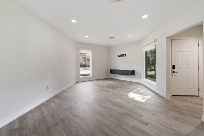 Foto del edificio - 1928 Augusta Dr