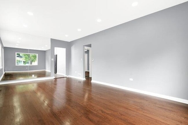 Building Photo - 1428 S 21st Ave