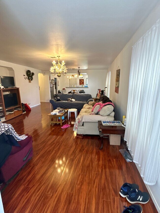 Foto del edificio - 1st months rent will be half off. Welcome ...