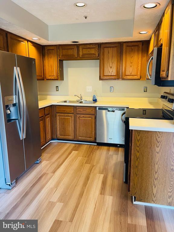 Foto del edificio - 4462 Regalwood Terrace