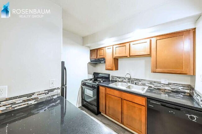 Foto del edificio - 6320 N 16th St