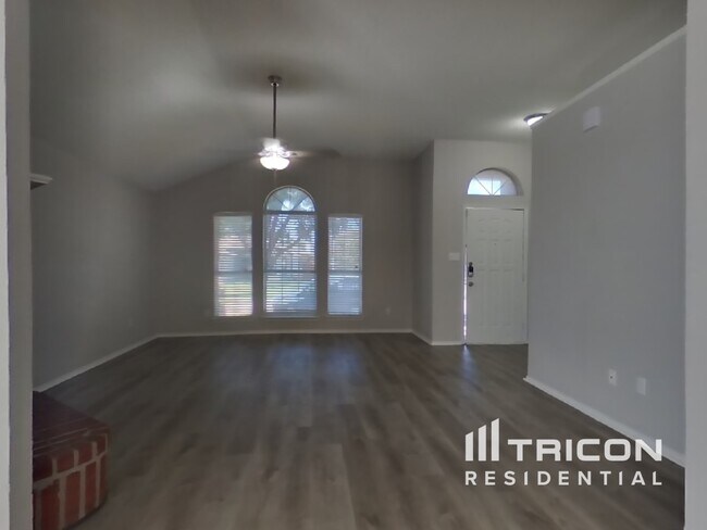 Building Photo - 8170 Waterside Trail