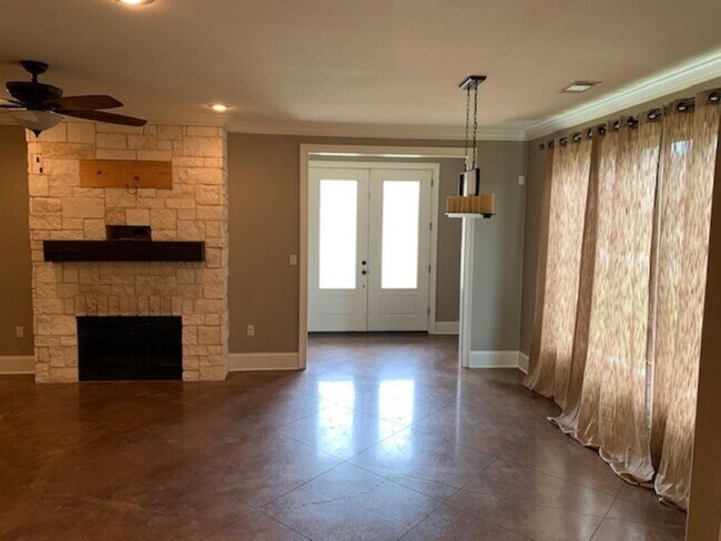 Building Photo - 3421 Village Meadow Dr