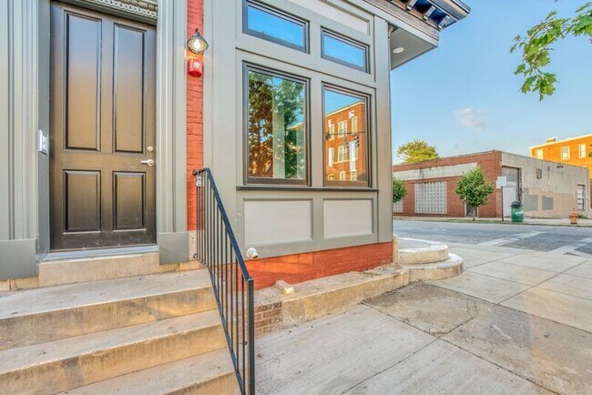 Foto del edificio - 226 E Lafayette Ave