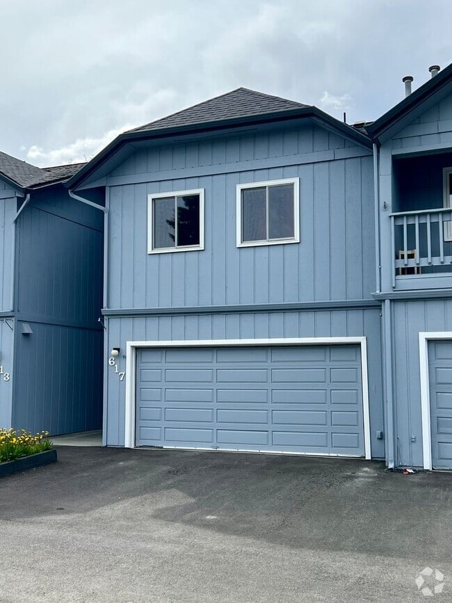 Building Photo - 617 King Arthur Cir