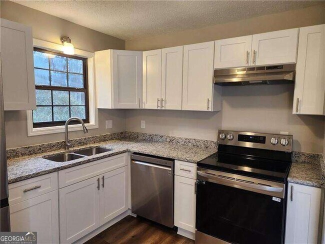 Building Photo - 1285 S Lea Ct SE