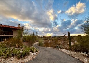 Building Photo - 4030 E Camino de la Bajada