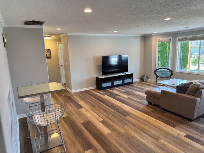 Building Photo - 6246 SE Wicker Ct